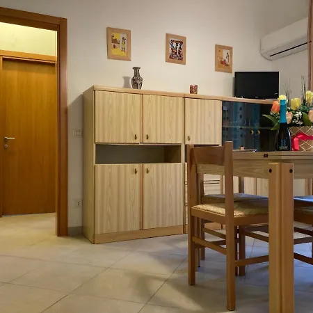 Spacious For Up To 6 Guests By - Beahost *